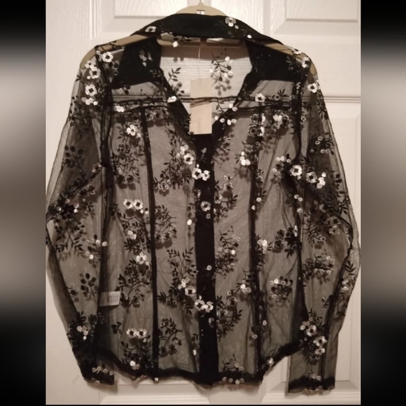 Amber Skies Vintage Sheer Black W/ White Flowered Blouse Misses Size (M) - Picture 2 of 6